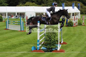 Scotland's Victoria Lillington selected onto the AASE Apprenticeship for talented young riders.